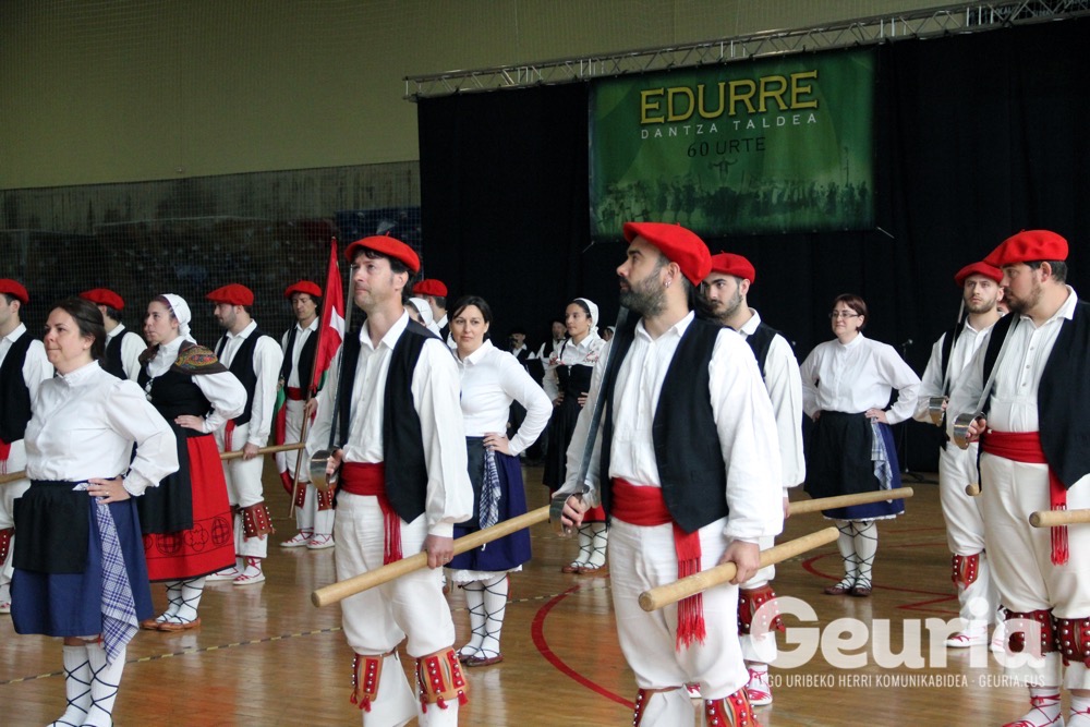 basauri-edurre-dantza-taldea-2017-60-urte-3