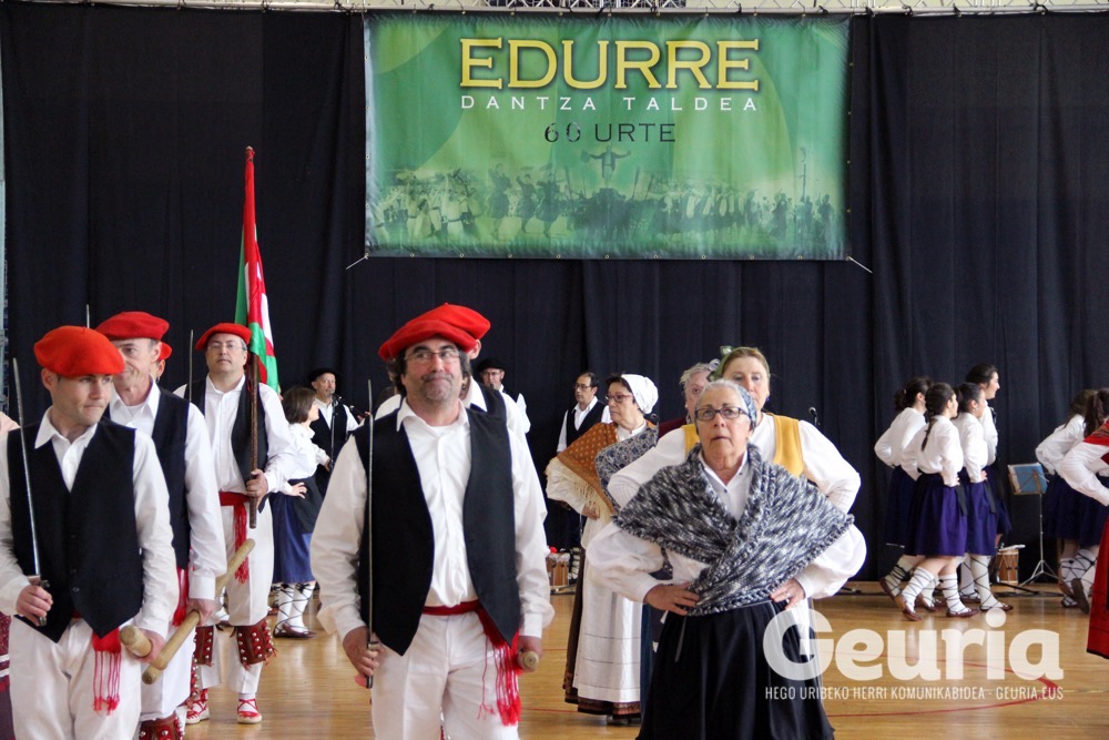 basauri-edurre-dantza-taldea-2017-60-urte-5