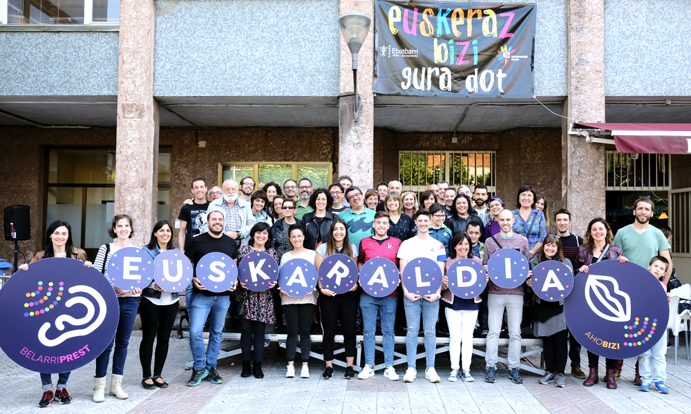 etxebarri euskaraldia 2018 maiatza talde argazkia joshua miravalles